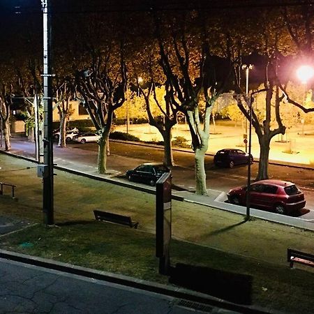 איסטרס Bleu Lavande - Coquet Appartement Ambiance Village מראה חיצוני תמונה
