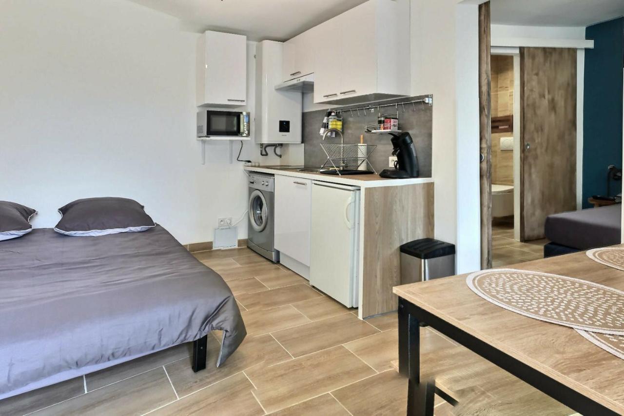 איסטרס Bleu Lavande - Coquet Appartement Ambiance Village מראה חיצוני תמונה