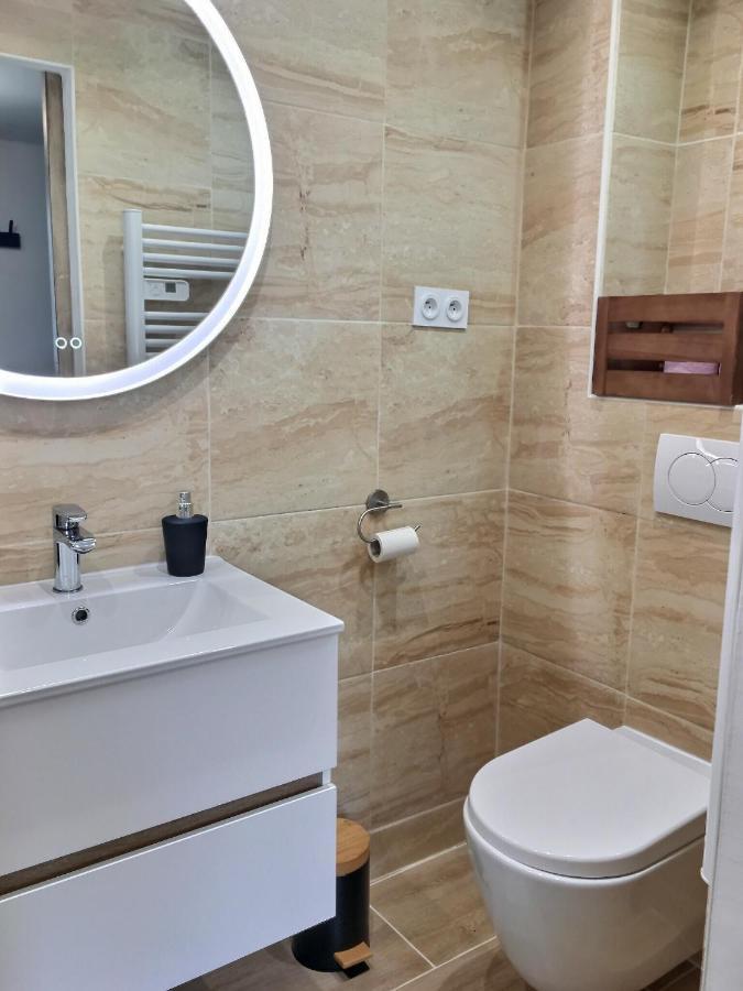 איסטרס Bleu Lavande - Coquet Appartement Ambiance Village מראה חיצוני תמונה