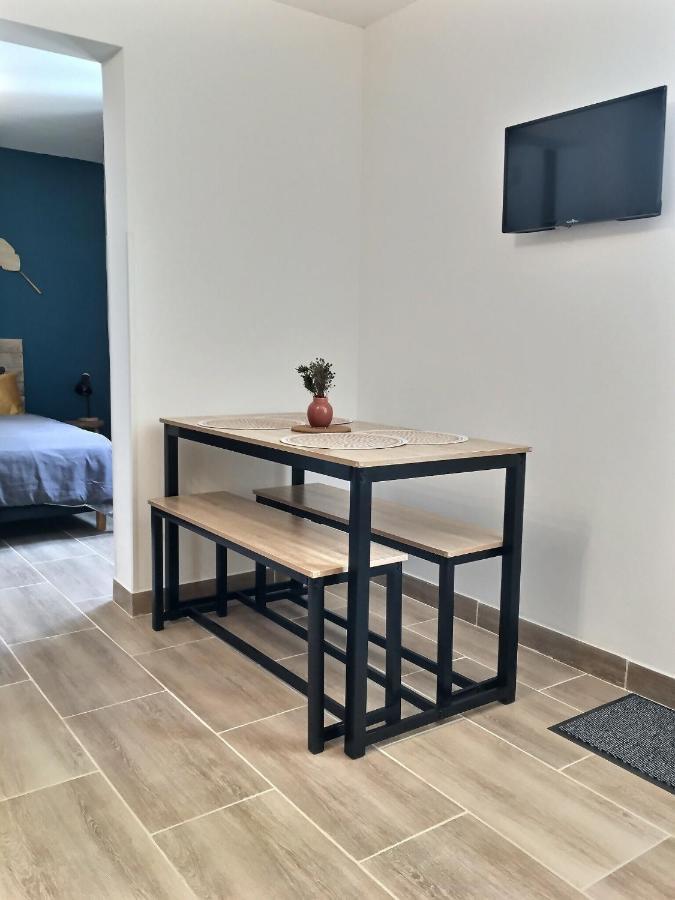איסטרס Bleu Lavande - Coquet Appartement Ambiance Village מראה חיצוני תמונה