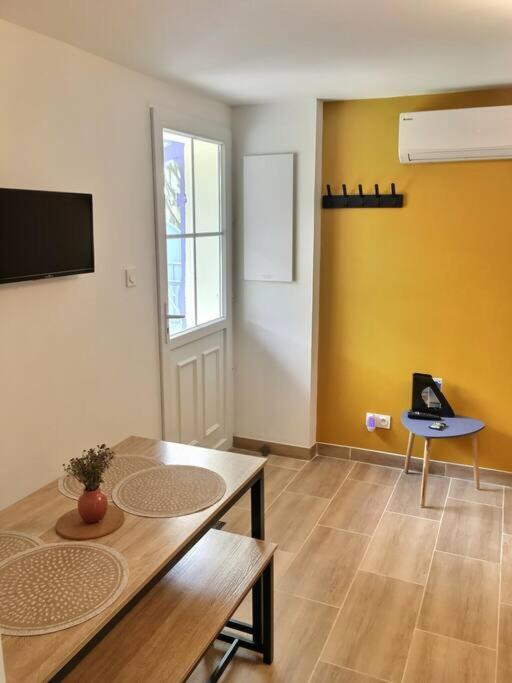 איסטרס Bleu Lavande - Coquet Appartement Ambiance Village מראה חיצוני תמונה